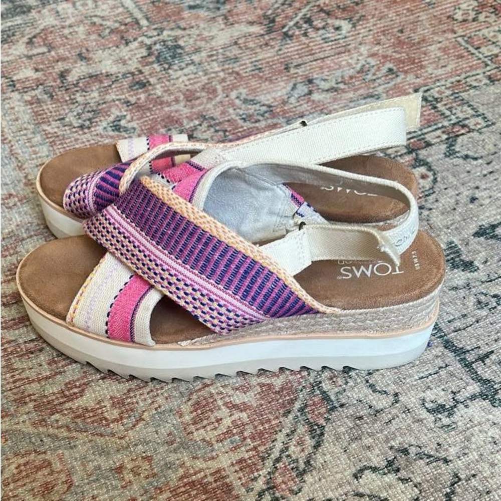 TOMS Women's Vibrant Pink and Cream Sandals